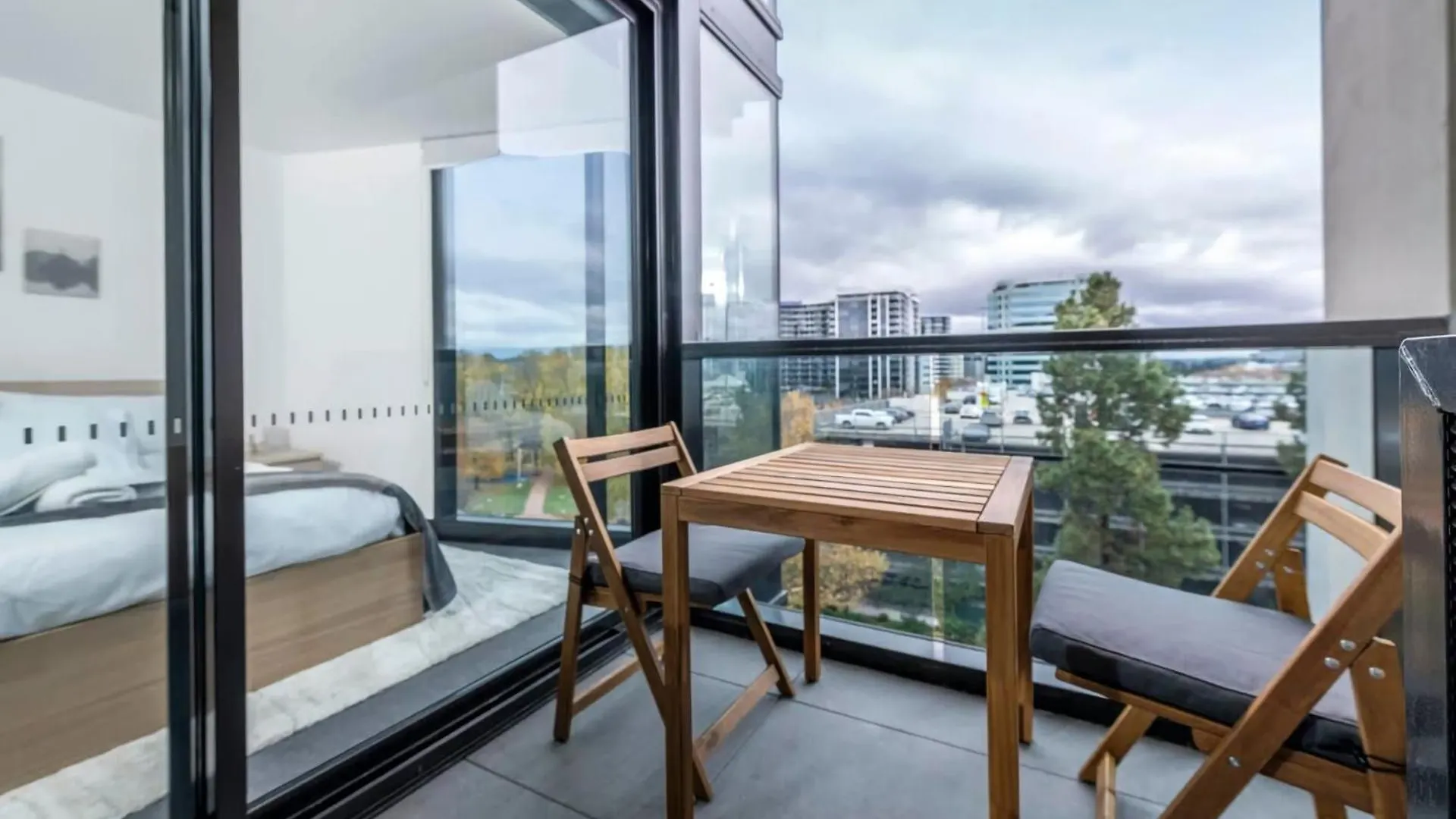 Delight In The Heart Of Canberra Appartamento