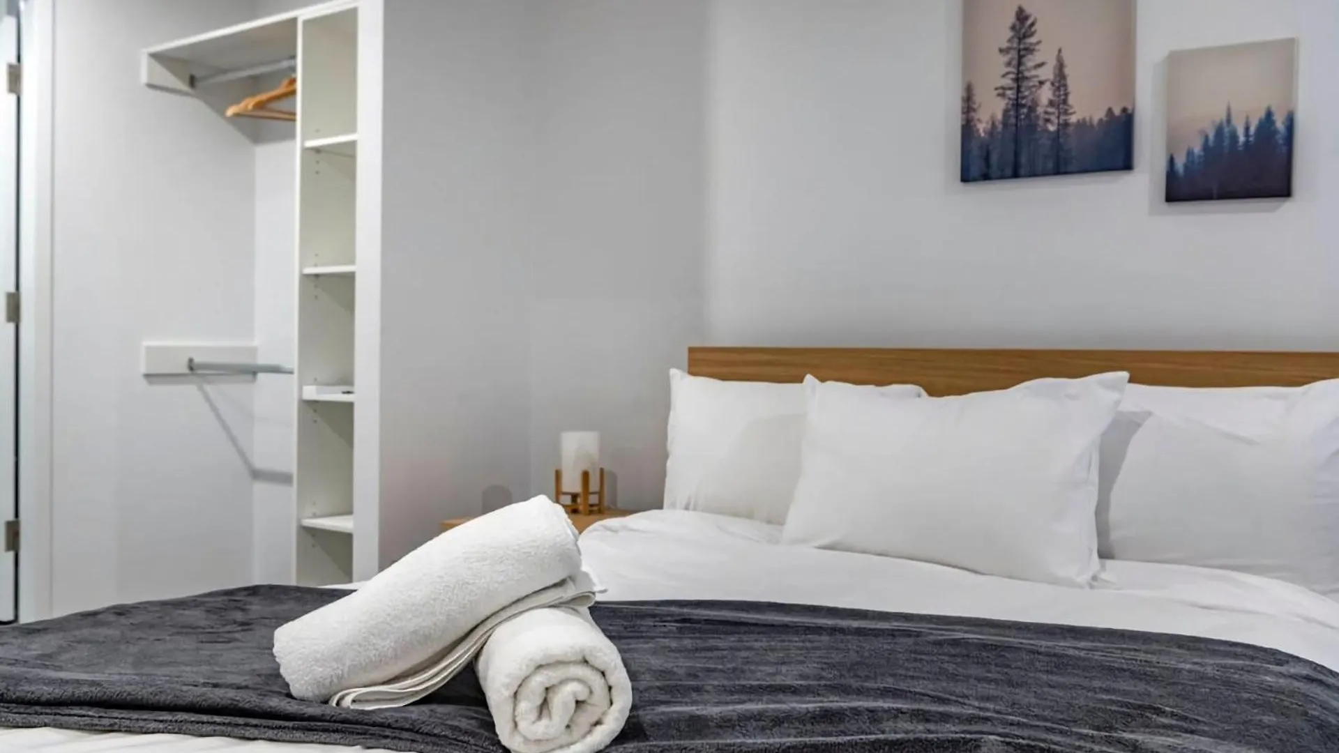 Delight In The Heart Of Canberra 0*,